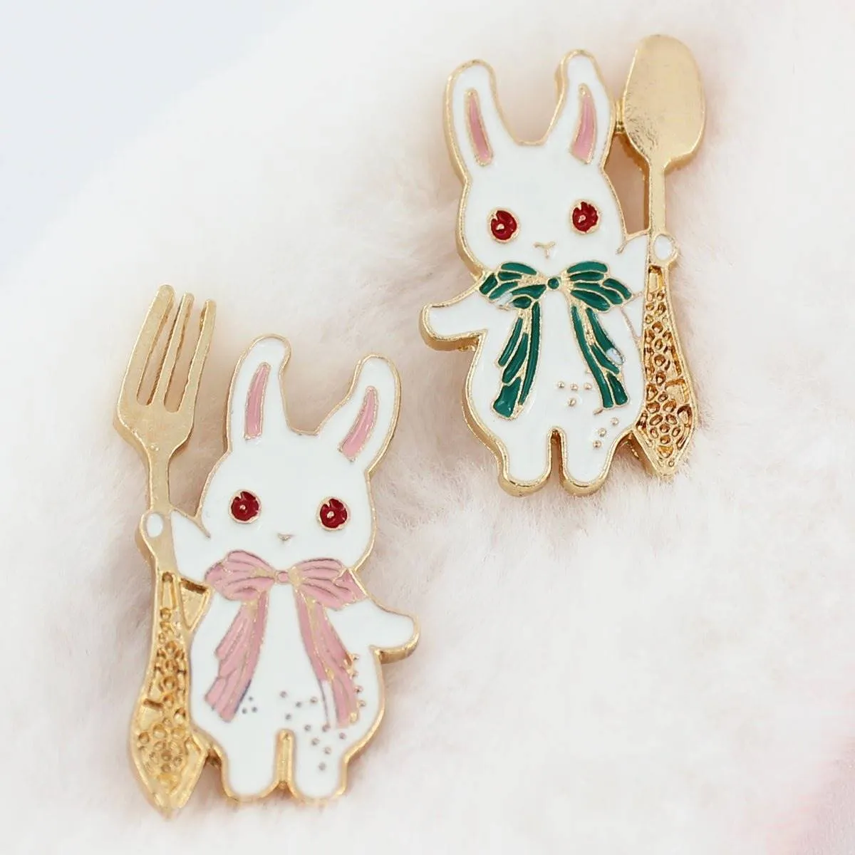 Bunny Enamel Pin Badge Lapel Kawaii Rabbit Pin for Backpacks Hats Jackets