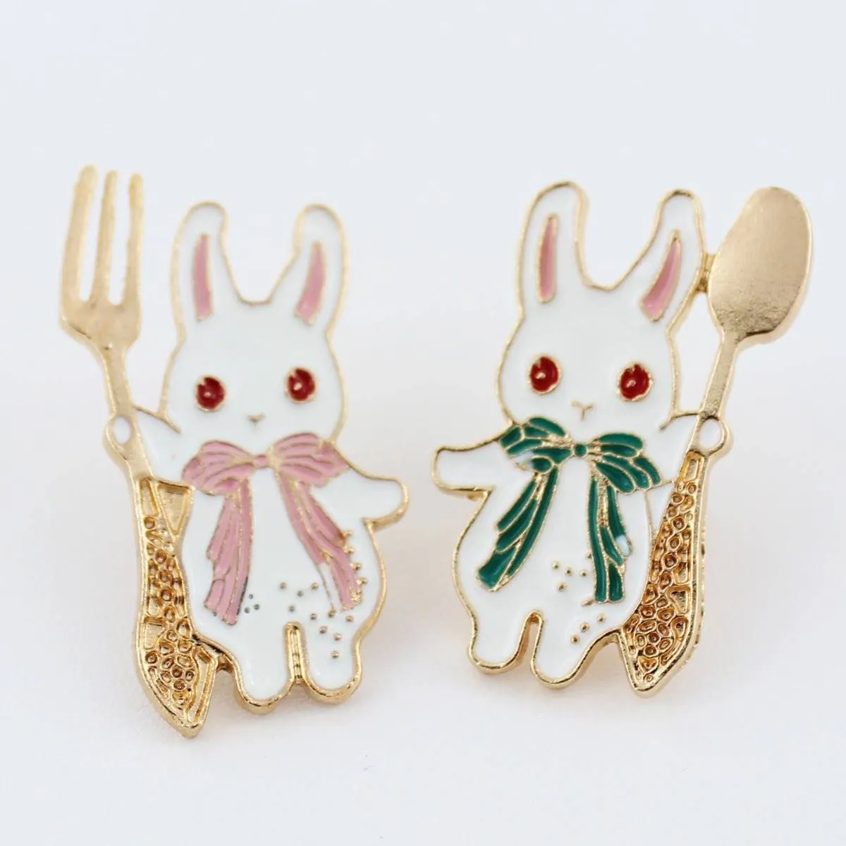 Bunny Enamel Pin Badge Lapel Kawaii Rabbit Pin for Backpacks Hats Jackets
