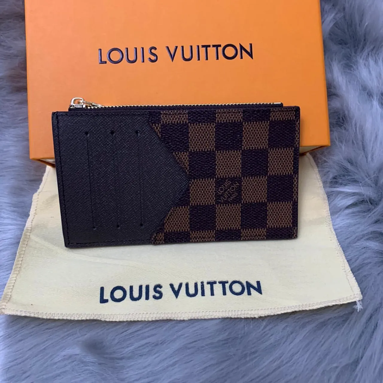 Luxury Wallets - LOV - 6057
