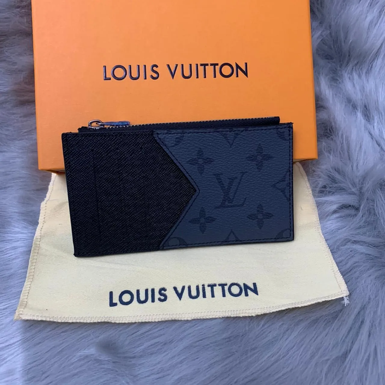 Luxury Wallets - LOV - 6057