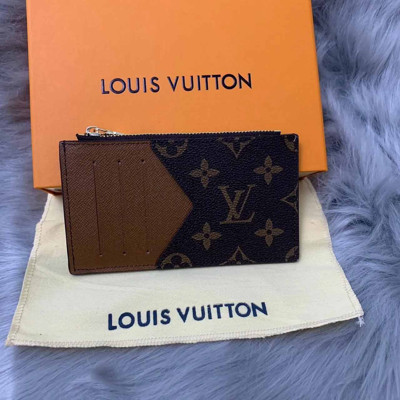 Luxury Wallets - LOV - 6057