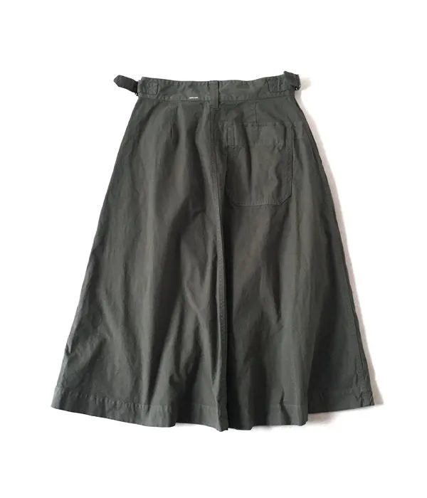 MHL./GARMENT DYE SKIRT (OLIVE)